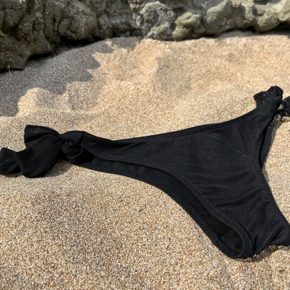 Better Tan Tan-through Bikini Caldera Top & Los Bottoms - Picture 5 of 11